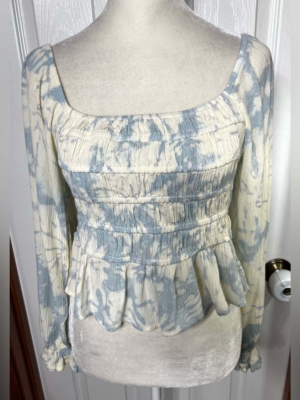 Cute Smocked Crop Top Blouse Baby Tee Blue/Cream Bohemian Boho Size M